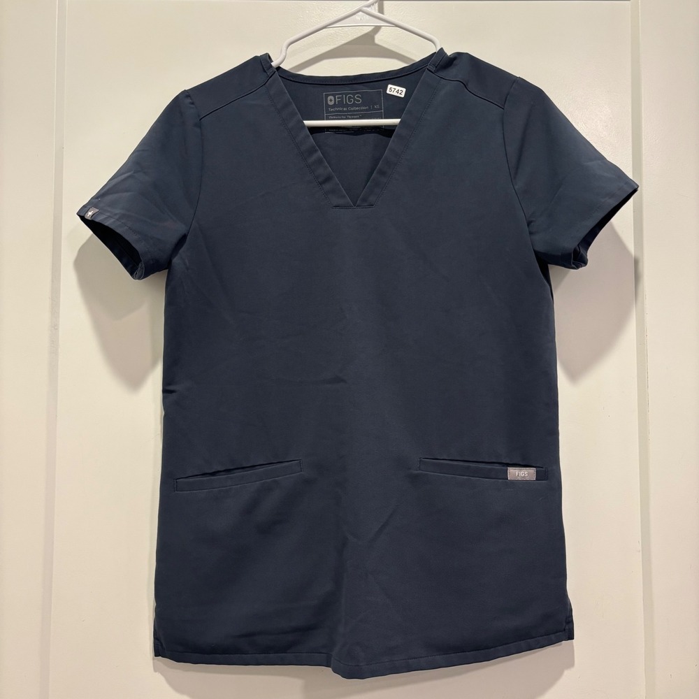 FIGS Technical Collection Navy Blue V-Neck Scrub Top Womens XS Short Sleeve